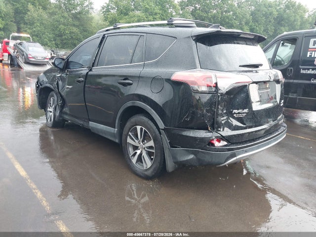 2018 TOYOTA RAV4 XLE 3