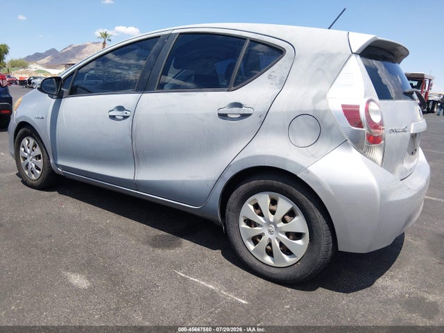 صورة 3 لـ 2012 Toyota PRIUS C TWO