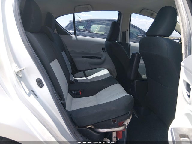 صورة 8 لـ 2012 Toyota PRIUS C TWO