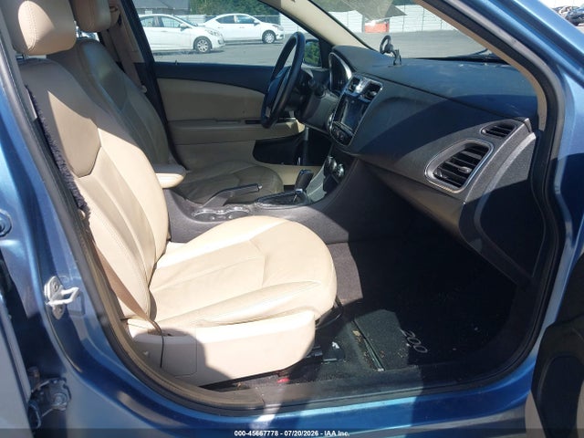 صورة 5 لـ 2011 Chrysler 200 LIMITED