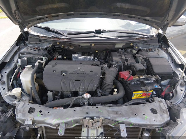 صورة 10 لـ 2016 Mitsubishi LANCER ES