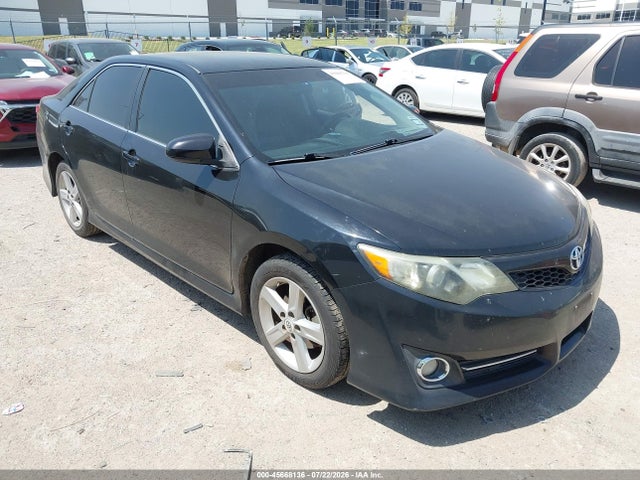 2012 TOYOTA CAMRY SE