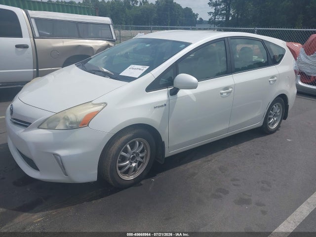 صورة 2 لـ 2012 Toyota PRIUS V THREE