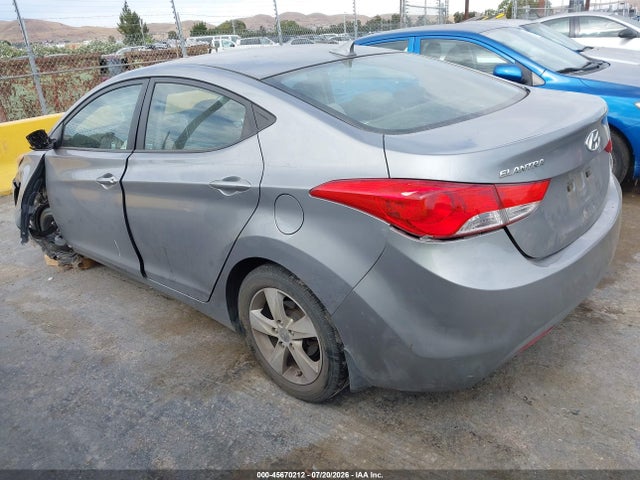 2013 Hyundai ELANTRA GLS 照片 3