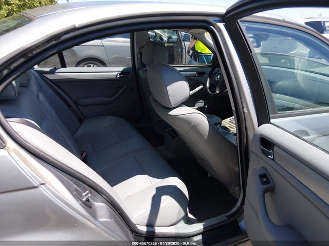 صورة 8 لـ 2004 BMW 325XI