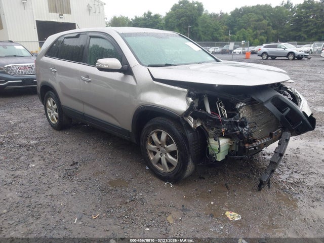 2013 KIA SORENTO LX