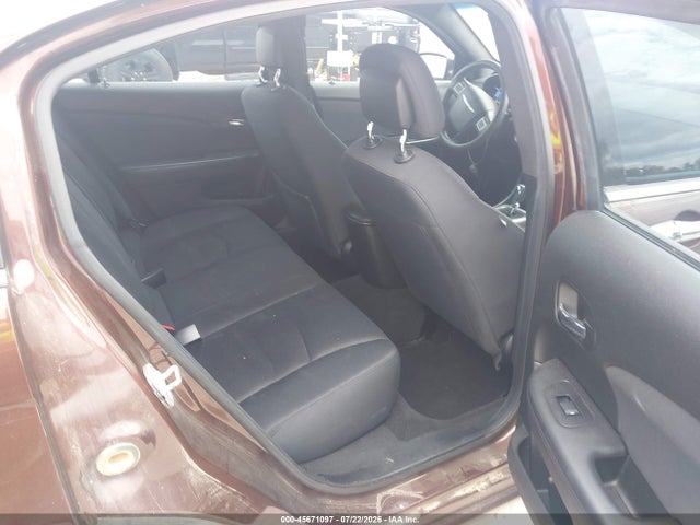 2013 Chrysler 200 LX 照片 8