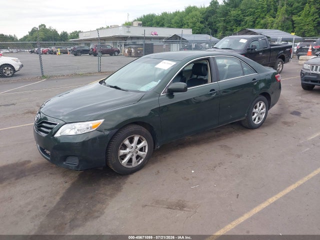 صورة مصغرة 2 لـ 2011 Toyota CAMRY LE