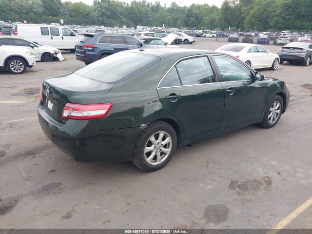 صورة مصغرة 4 لـ 2011 Toyota CAMRY LE