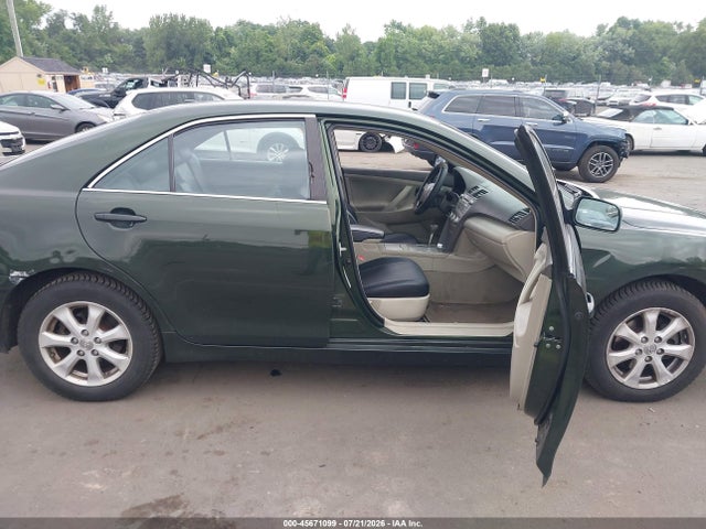 صورة مصغرة 5 لـ 2011 Toyota CAMRY LE