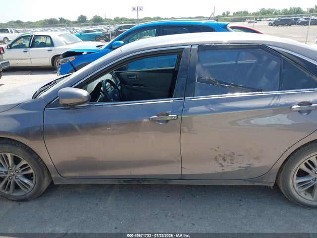 2017 TOYOTA CAMRY SE 14