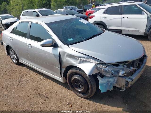 2013 TOYOTA CAMRY SE