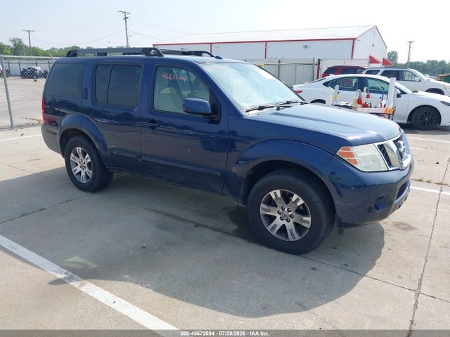 2010 NISSAN PATHFINDE SE