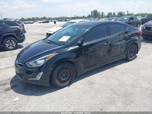 2014 Hyundai ELANTRA SE photo 2