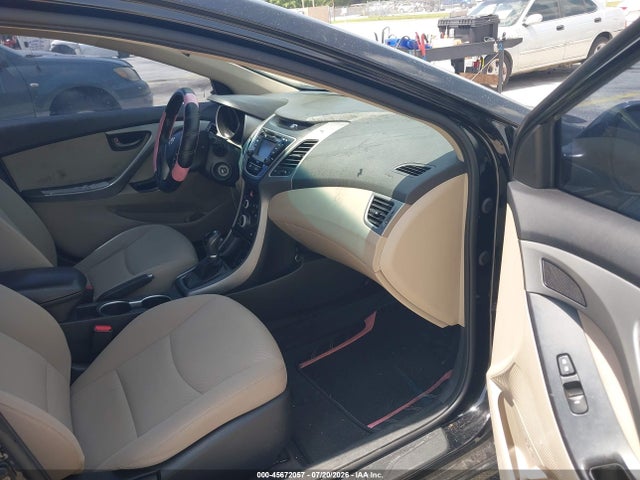 2014 Hyundai ELANTRA SE photo 5