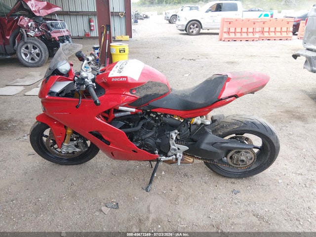 2020 DUCATI SUPERSPORT 13