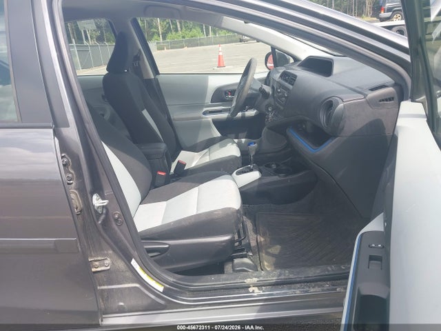 2013 Toyota PRIUS C TWO 照片 5