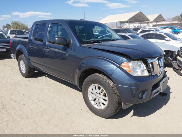 2015 Nissan FRONTIER SV photo 1