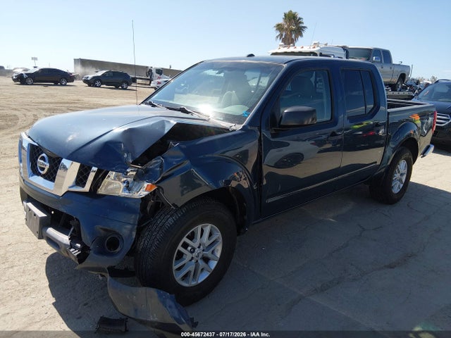 2015 Nissan FRONTIER SV photo 2