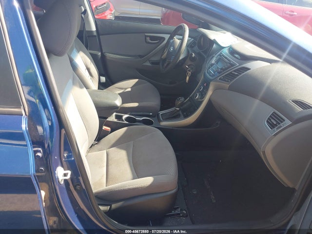 2016 Hyundai ELANTRA SE — фото 5