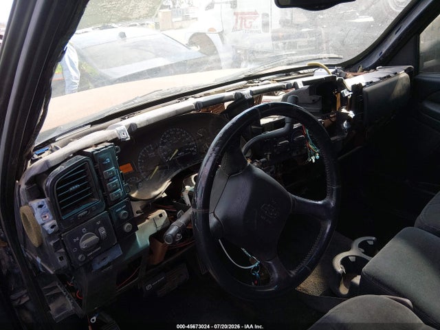 2001 Chevrolet SILVERADO 2500HD LS — миниатюра 12
