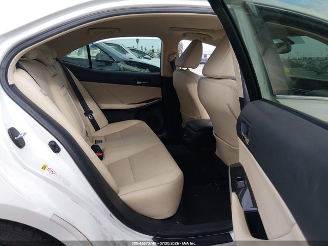 2015 Lexus IS 250 — фото 8