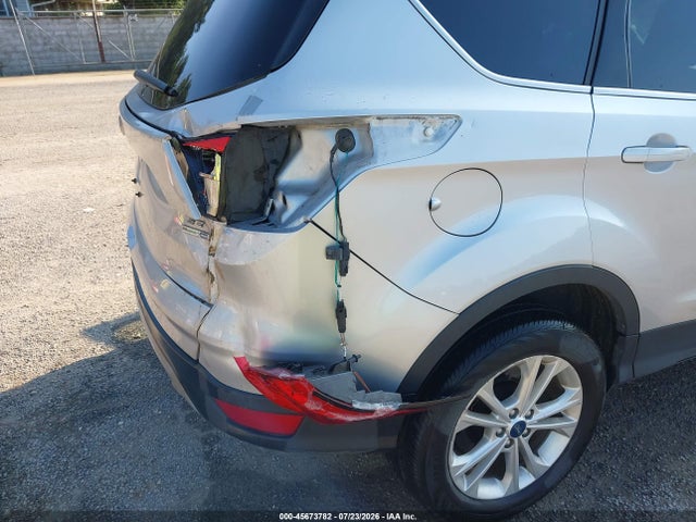 2019 FORD ESCAPE SE 17