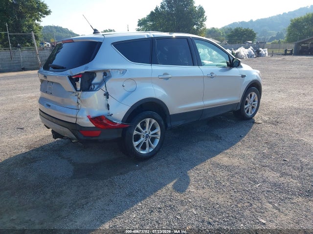 2019 FORD ESCAPE SE 4