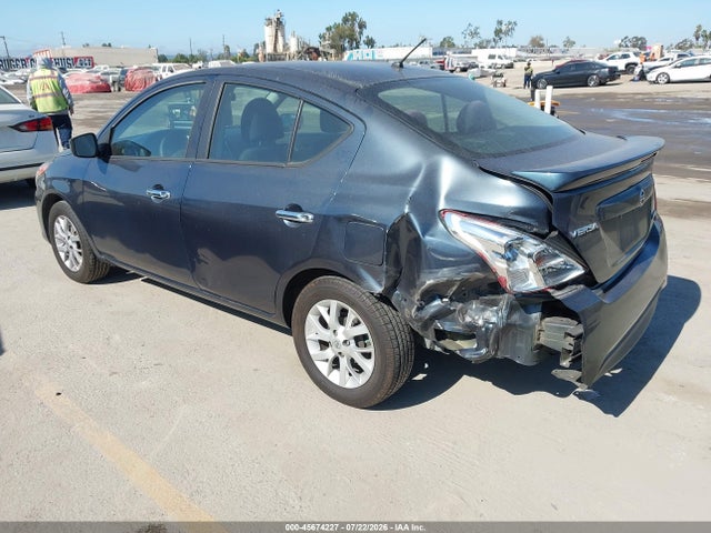 2015 Nissan VERSA 1.6 SV 照片 3