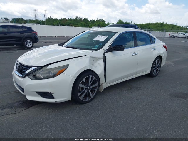 2017 Nissan ALTIMA 2.5 SR — фото 2