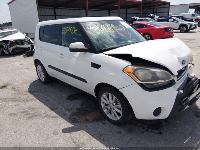 2013 KIA SOUL +