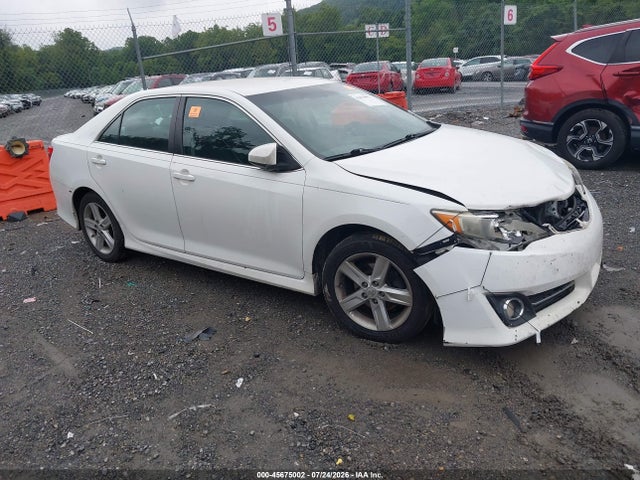 2014 TOYOTA CAMRY SE