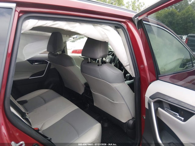 2020 TOYOTA RAV4 XLE PREMIUM 8