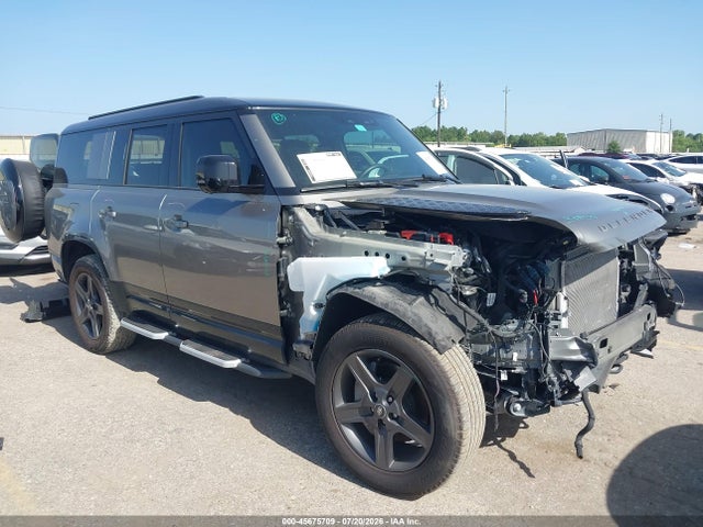 2025 Land Rover Defender 130 P400 X-Dynamic SE