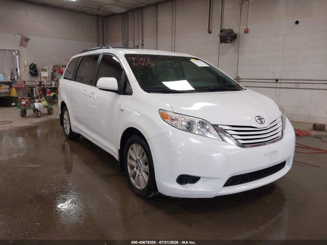 2017 TOYOTA SIENNA LE 7 PASSENGER