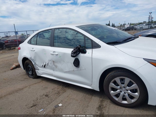 2026 Toyota COROLLA LE photo 6