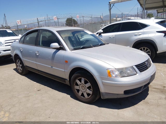 1999 Volkswagen PASSAT GLS 照片 1