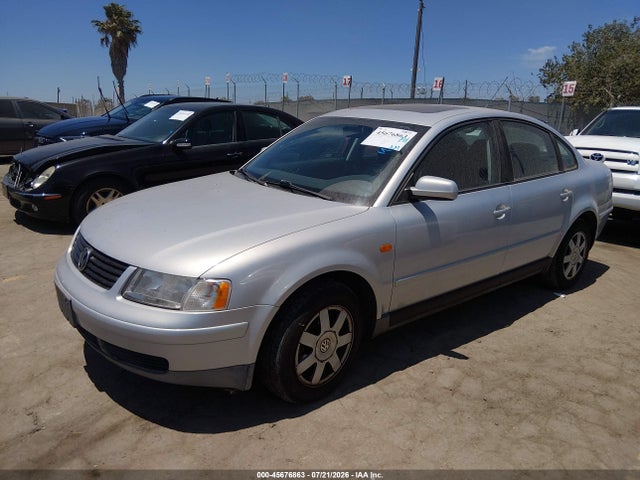 1999 Volkswagen PASSAT GLS 照片 2