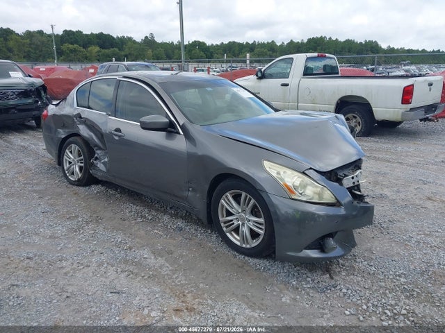 2013 INFINITI G37 