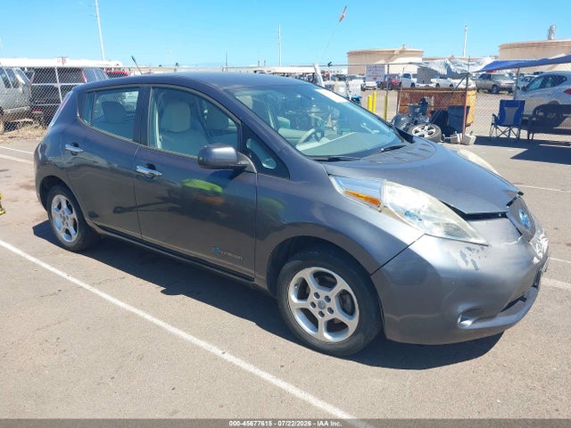 2013 NISSAN LEAF SV