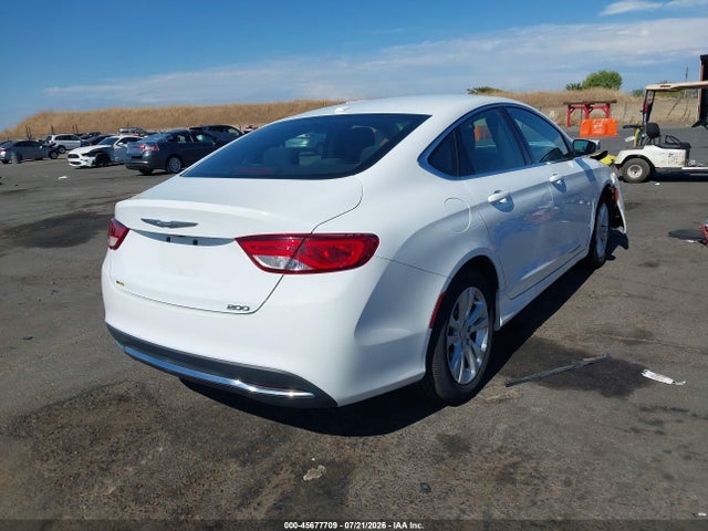 2016 Chrysler 200 LIMITED photo 4