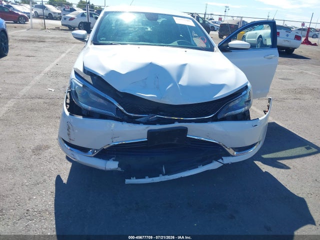 2016 Chrysler 200 LIMITED photo 6