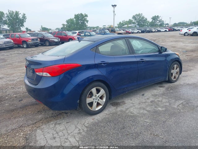 2013 Hyundai ELANTRA GLS 照片 4