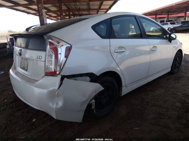 صورة 4 لـ 2012 Toyota PRIUS THREE