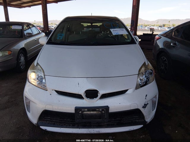 صورة 6 لـ 2012 Toyota PRIUS THREE