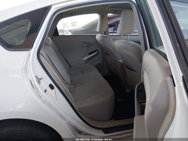صورة 8 لـ 2012 Toyota PRIUS THREE
