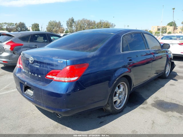 2005 Toyota AVALON XLS — фото 4
