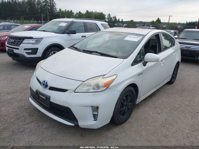 صورة 2 لـ 2014 Toyota PRIUS TWO