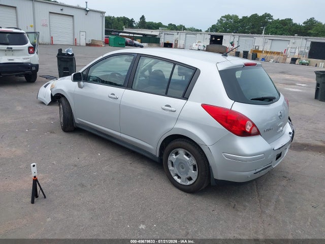 2009 Nissan VERSA 1.8S — фото 3