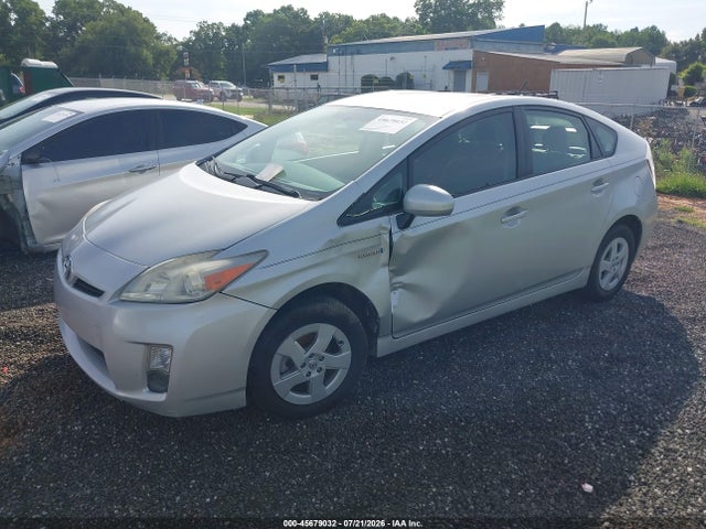 2010 Toyota PRIUS II — фото 2